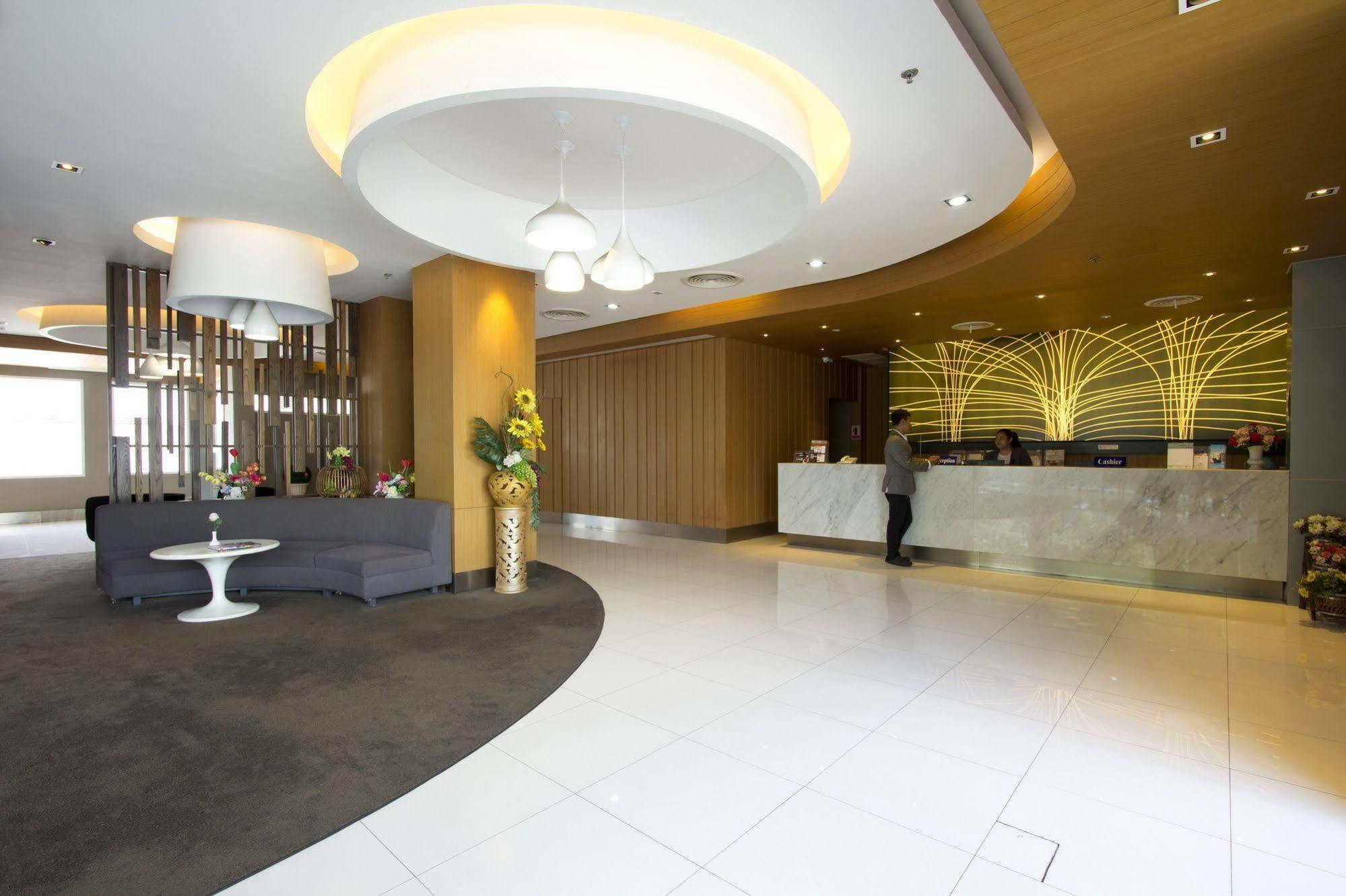 Hotel Papa Bangkok Siriraj Exterior foto